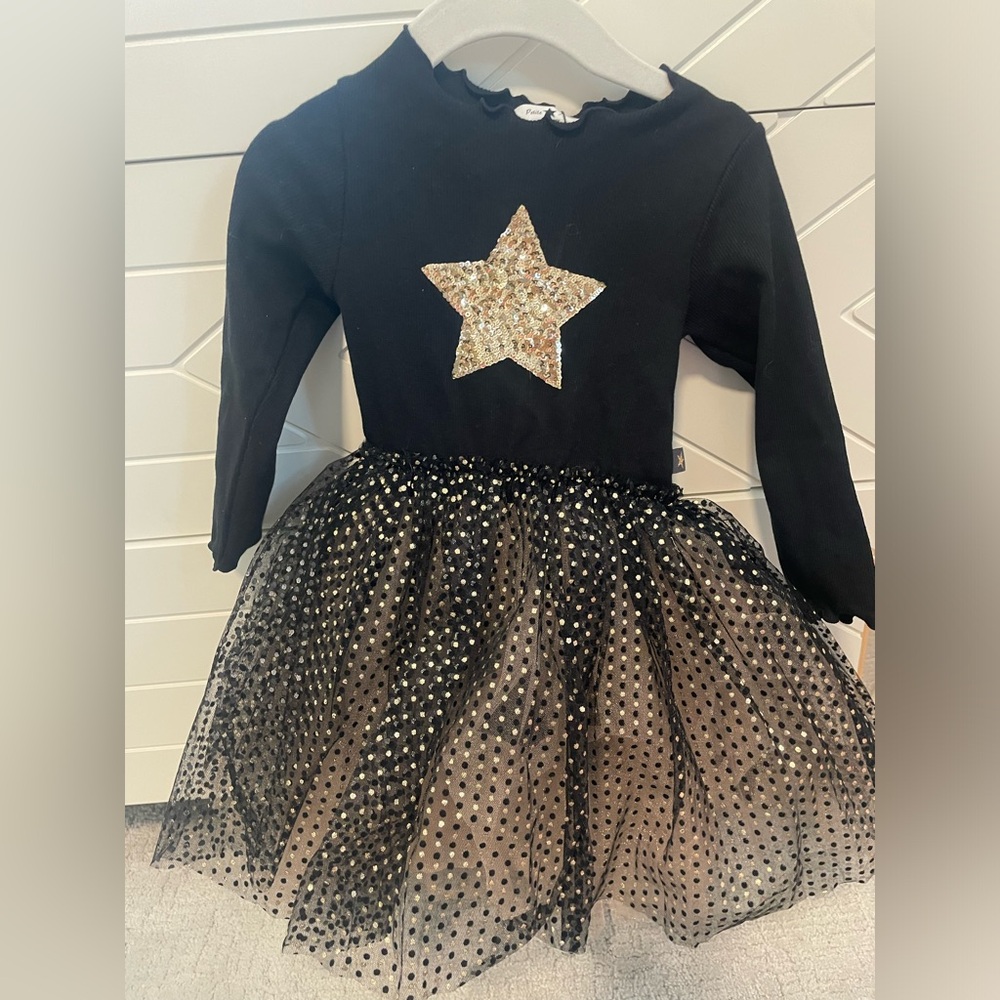 NWT Petite Hailey black and gold size 2T